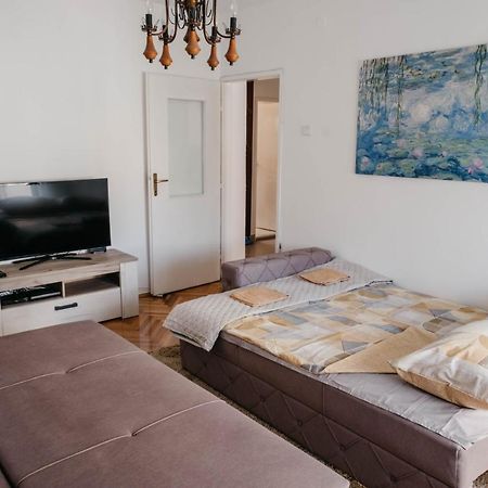 Apartment Bracovic - City Center Bar Bagian luar foto