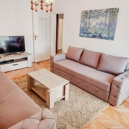 Apartment Bracovic - City Center Bar Bagian luar foto