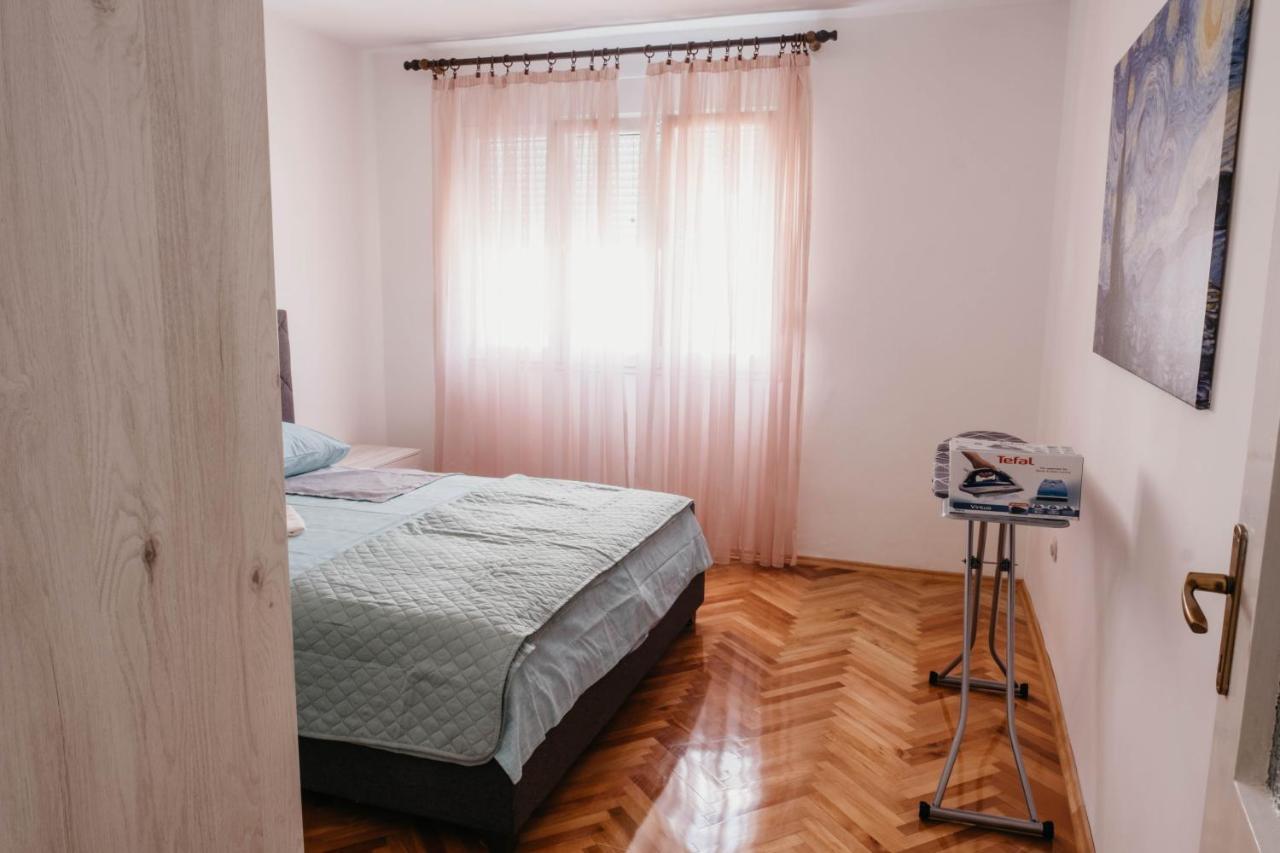 Apartment Bracovic - City Center Bar Bagian luar foto