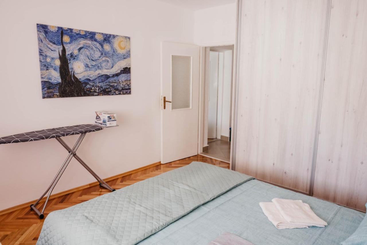 Apartment Bracovic - City Center Bar Bagian luar foto