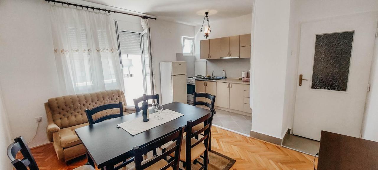 Apartment Bracovic - City Center Bar Bagian luar foto